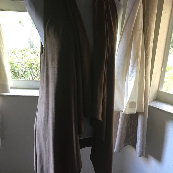 Open front soft suede/like vest - Picture 5 of 5